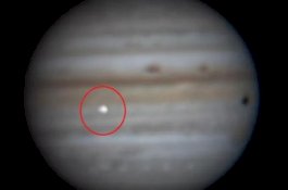 Video Detik-Detik Menakjubkan saat Batu Luar Angkasa Menabrak Jupiter
