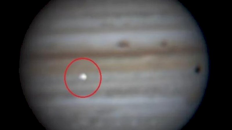 Video Detik-Detik Menakjubkan saat Batu Luar Angkasa Menabrak Jupiter