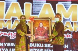 Rektor Unhas Prof Dwia Pamit Lewat Tiga Bait Pantun
