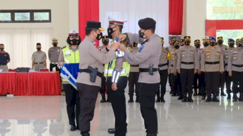 Apel gelar pasukan Operasi Patuh 2021 di Aula Gedung Serbaguna Mapolda Sulsel, Senin (20/9/2021).