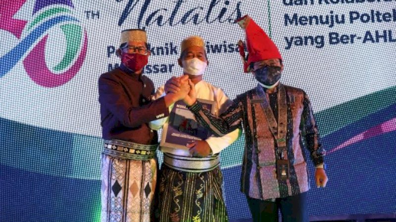 Dies Natalies Ke-30 Poltekpar Makassar Dirangkaikan Penyerahan Satyalancana Karya Satya