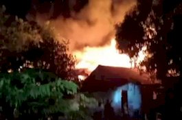 Kebakaran di Lorong Sempit Jalan Veteran Utara Makassar, Pemadam Kesulitan