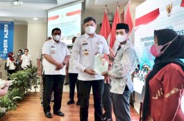 1.500 Sertifikat Tanah Hasil Redistribusi Diserahkan Kepada Warga Gowa