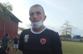 Jelang Bentrok dengan Murid, Pelatih PSM Makassar Sebut Pelatih Persik Kediri Pintar