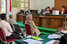 Sopir Sari Lihat Seseorang Masukkan Kardus Mi Instan ke Mobilnya, Tak Tahu Isinya Ternyata Uang Rp1 Miliar