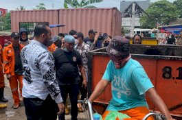 Berikan Pengarahan ke Satgas Kebersihan, Camat Panakkukang juga Cek Fisik Motor Fukuda Pengangkut Sampah
