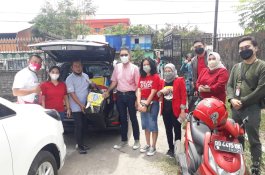 Camat Makassar Ucapkan Syukur Atas Bantuan Bank CIMB Niaga untuk Korban Kebakaran Maradekaya