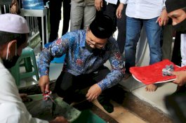 Danny Letakkan Batu Pertama pada Pembangunan Shelter Masjid Al Muttaqin