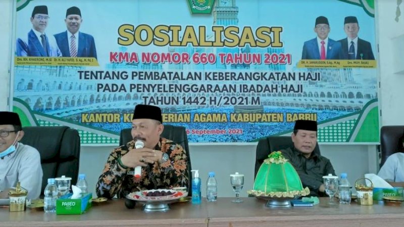 Sosialisasi KMA Nomor 660 Tahun 2021 tentang Pembatalan Keberangkatan Haji Tahun 1442 H di Kantor Kementerian Agama Kabupaten Barru, Minggu (26/9/2021).