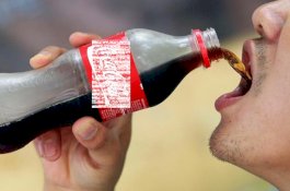 Pria China Teguk 1,5 Liter Minuman Berkarbonasi Dalam 10 Menit, Ini yang Terjadi Beberapa Kemudian