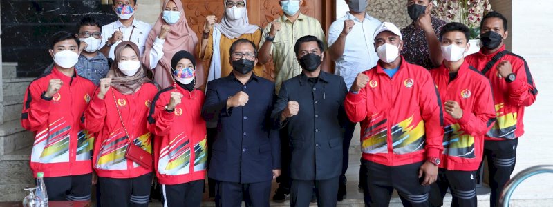 Danny Beri Motivasi ke Atlet Anggar Jelang PON XX Papua