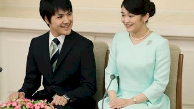 Putri Jepang Mako (kanan).