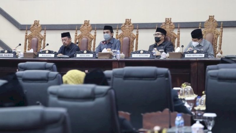 Tanggapan Balik Fraksi-Fraksi DPRD Makassar terhadap Jawaban Wali Kota terkait Ranperda Perlindungan Guru