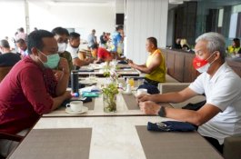 Bertemu di Papua, Plt Gubernur Sulsel Sampaikan Udangan Toraja Highland Festival ke Gubernur Jateng