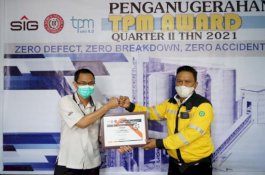 PT Semen Tonasa Serahkan Total Productive Maintenance Award Q2 2021