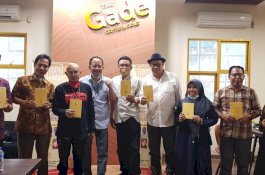 Bermain di Pasar Ampenan; Buku Puisi Terbaru Agus K Saputra yang Terinspirasi dari LDR