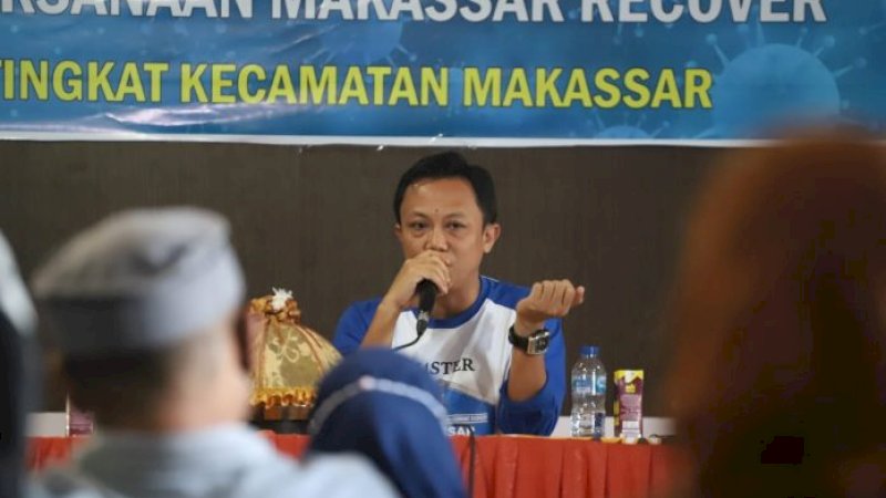 Camat Makassar,  Alamsyah Sahabuddin sosialisasikan program Makassar Recover. 