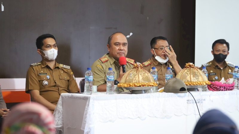 Camat Makassar,  Alamsyah Sahabuddin hadiri rakor program Makassar Recover, (31/8/21).