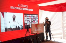Disaksikan Presiden Jokowi, Plt Gubernur Sulsel Ajak Pelajar SMP-SMA Ikut Vaksinasi