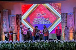 Selamat..! Pemkot Makassar Raih Penghargaan TPKAD Award 2021