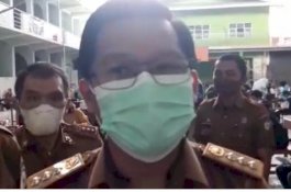 Camat Wajo Pantau Vaksinasi di SMPN 5 Makassar