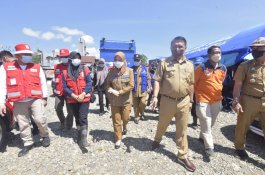 Bantu Korban Banjir di Luwu, Bupati Luwu Utara Bawa Dapur Umum dan Personel