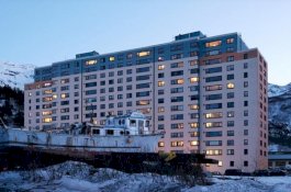 Apartemen 14 Lantai Ini Dihuni Seluruh Penduduk Kota, Sekolah, Kantor Polisi, hingga RS Ada di Dalamnya