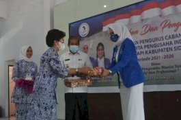 Hadiri Pelantikan Iwapi Sidrap, Dollah Mando Tekankan Sinergitas Pembangunan Ekonomi