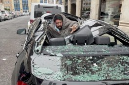 Jatuh dari Lantai 9 dan Menimpa Mobil BMW, Pria Tak Dikenal Ini Selamat