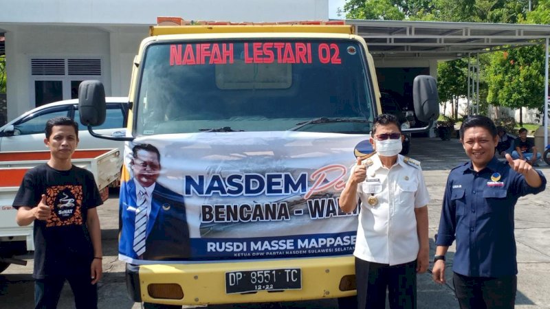Wali Kota Palopo Lepas Bantuan Partai NasDem untuk Korban Banjir Walmas