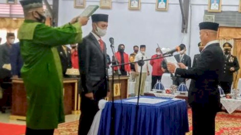 Juniwan Akbar Jasman Resmi Dilantik sebagai PAW Anggota DPRD Wajo