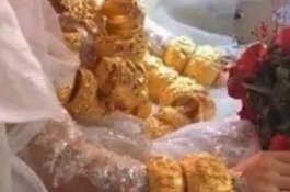 Mahar dari Suami, Pengantin Wanita Ini Pakai Perhiasan Emas 60 Kg saat Resepsi Sampai Kesulitan Jalan