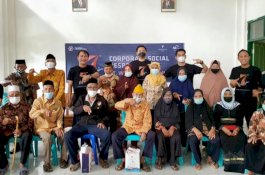 Rayakan HUT Ke-7, Waskita Karya Realty Berbagi Bingkisan untuk Veteran Pangkep