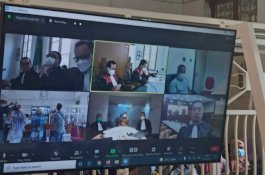 Soal Dolar dari Haji Momo; NA Mengaku Tak Terima Langsung, Ajudan Bilang Dipegang-pegang dalam Kamar