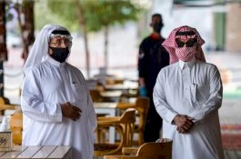 Seiring Pergantian Menkes, Masker Tak Lagi Diwajibkan di Arab Saudi, Saf Salat Kembali Dirapatkan