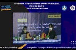 Alumni STMIK Handayani yang Sukses Berkarier di Kalla Group Mengisi Sesi di PKKMB