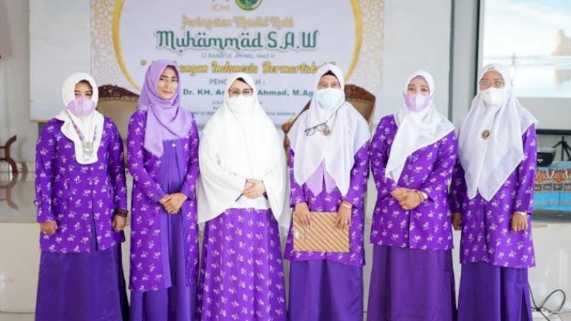 Kukuhkan Pengurus Wanita Islam Kecamatan, Erna Rasyid Ingatkan Peran Rasulullah Angkat Derajat Perempuan