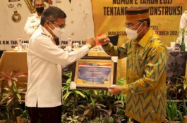 Wali Kota Parepare Terima Penghargaan dari Kementerian Keuangan