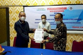 Yayasan Hadji Kalla dan STMIK Handayani Makassar Teken MoU Program Pelatihan untuk Disabilitas
