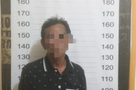 Pria Tua Tantang Warga yang Sedang Duduk di Depan Rumahnya dan Inilah yang Terjadi