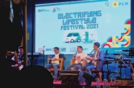 Dukung Energi Ramah Lingkungan, Bupati dan Wabup Sidrap Hadiri Electrifying Lifestyle Festival