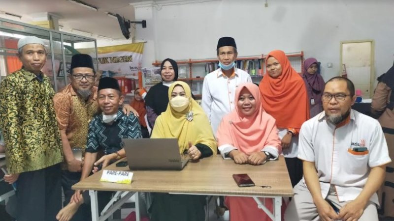 Desain Baju Etnik Islami Milik Erna Rasyid Taufan Dipopulerkan Asosiasi Majelis Taklim Indonesia di Maros