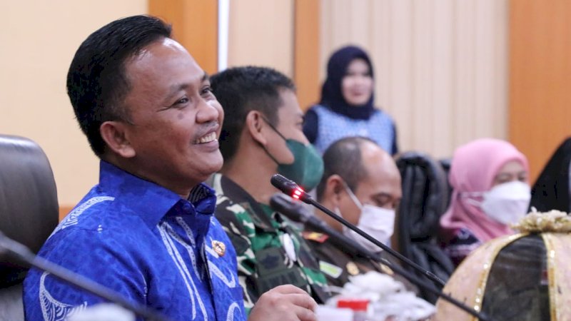 Hari Sumpah Pemuda, Bupati Bantaeng Serahkan Bantuan untuk 23 Petani Milenial