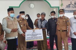 Bupati Enrekang Kunjungi Korban Kebakaran