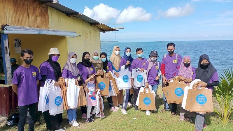 Patroli Plastik, Komunitas di Selayar Ini Tukar Kantong Belanjaan Pengunjung Pasar Bonea dengan Tas Kain