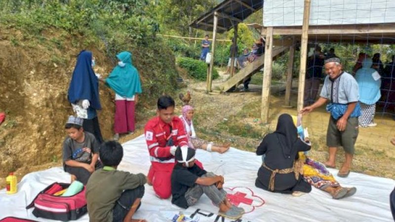 Yayasan Hadji Kalla Berikan Pelatihan Mitigasi Bencana Warga Desa Binaan di Luwu