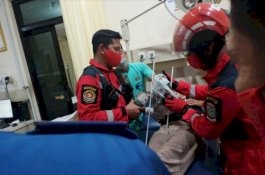 Bocah Tertusuk Pagar saat Main Tiktok, Pagarnya Dipotong dan Ikut Dibawa ke Rumah Sakit