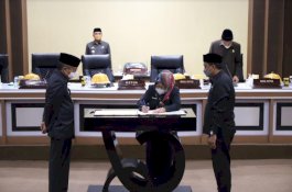 Pemkot dan DPRD Parepare Tandatangani KUA PPAS APBD 2022