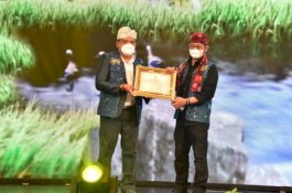 Mentan SYL Dinobatkan sebagai Tokoh Nasional Penggerak Hilirisasi dan Ekspor Pangan Lokal