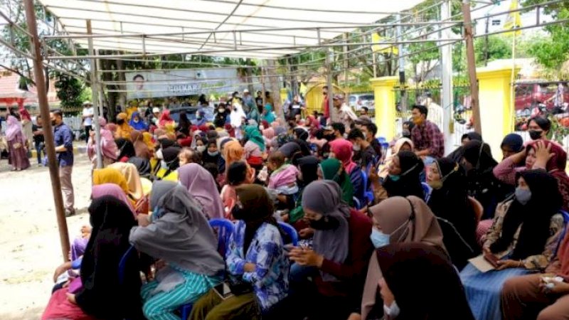 Kegiatan berlangsung di Jalan Sultan Hasanuddin, Kelurahan Empoang, Kecamatan Binamu, Kabupaten Jeneponto, Kamis (4/11/2021).